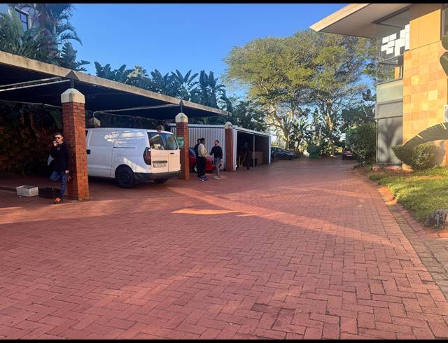 500M² OFFICE TO LET IN LA LUCIA